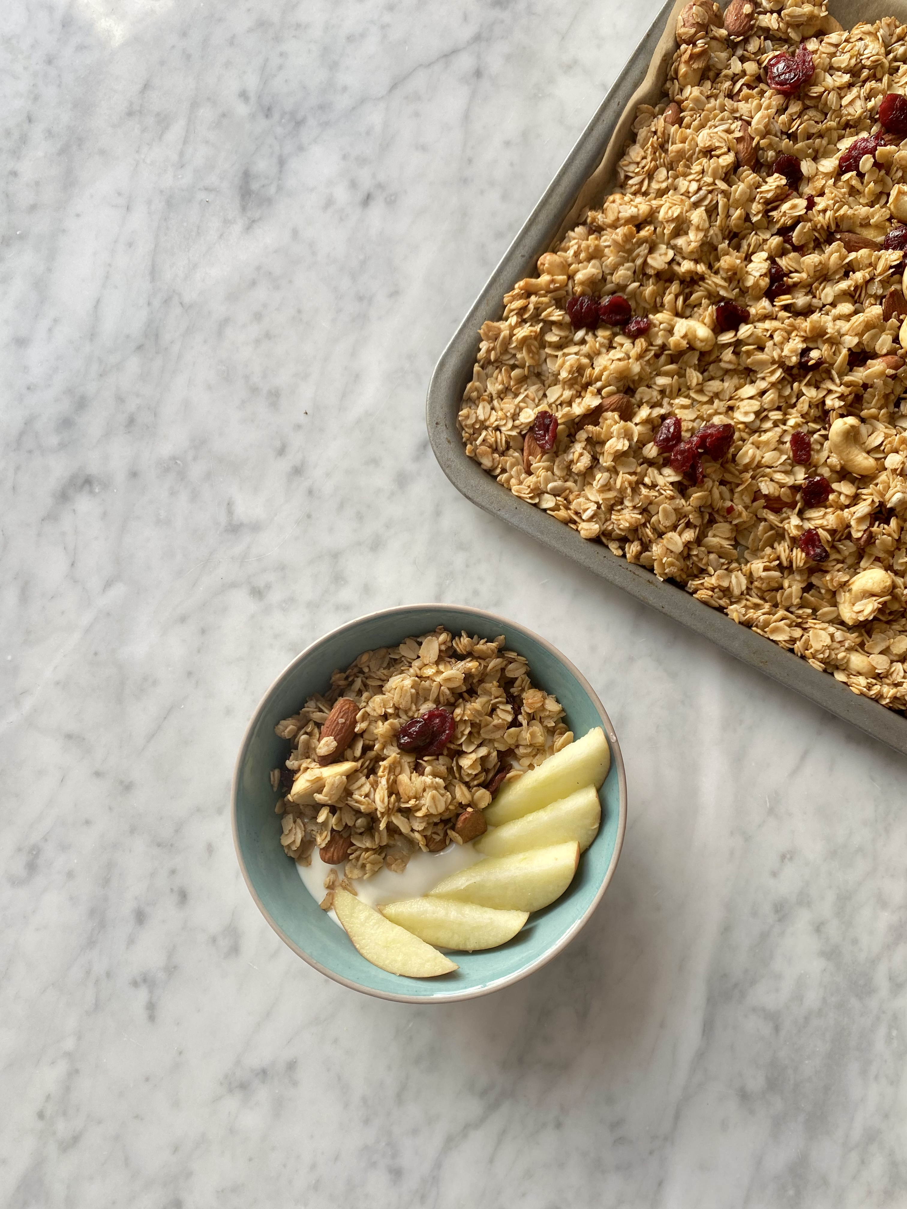 super simple fruit + nut granola (vegan + gluten free)