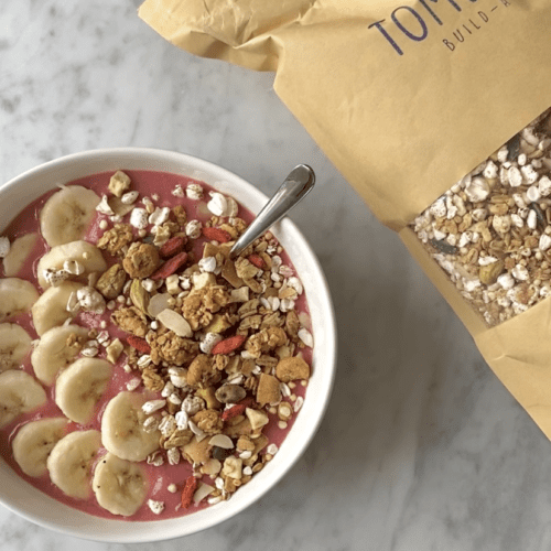 vegan raspberry smoothie bowl