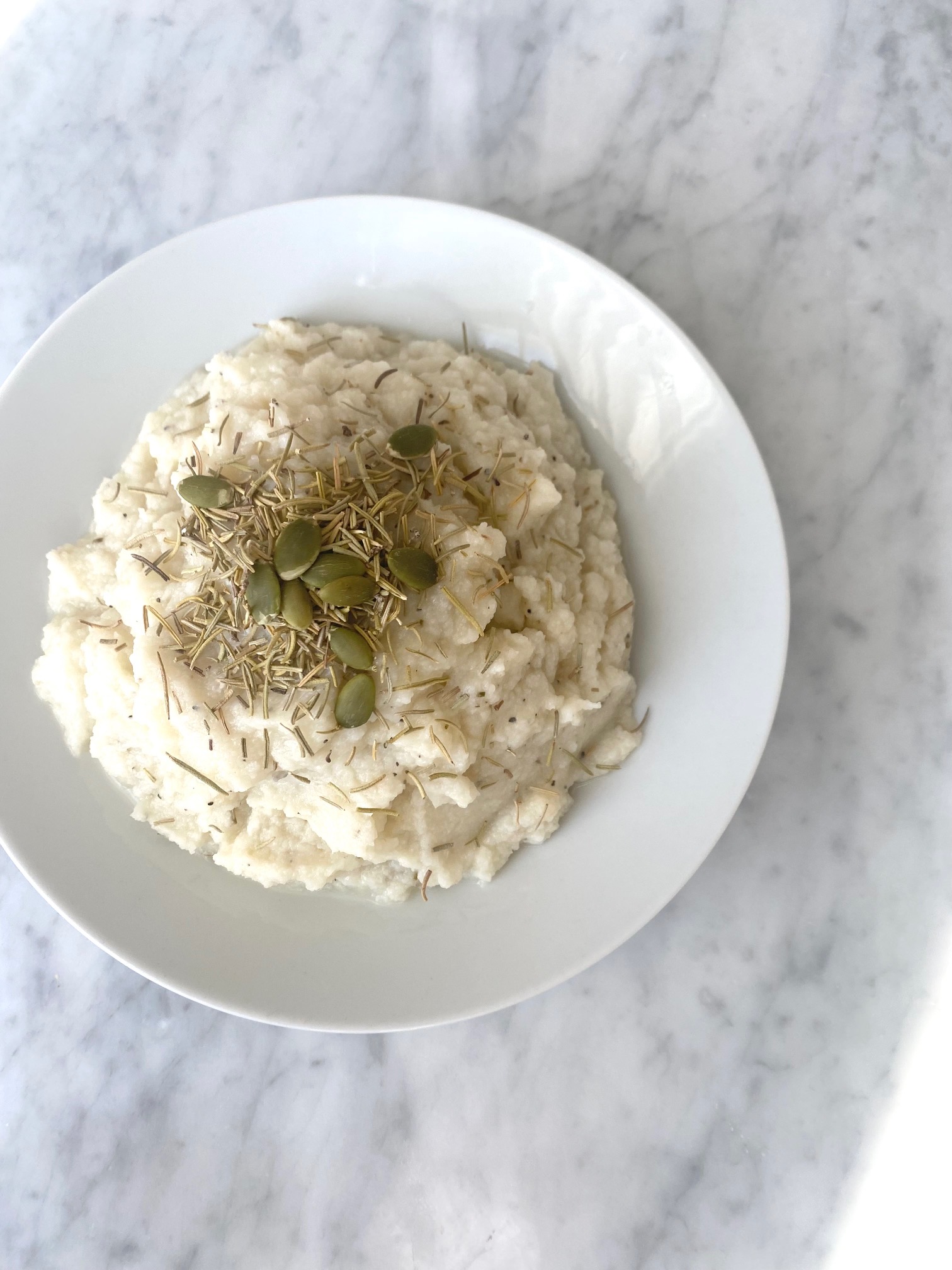 vegan + gluten free cauliflower mashed potatoes